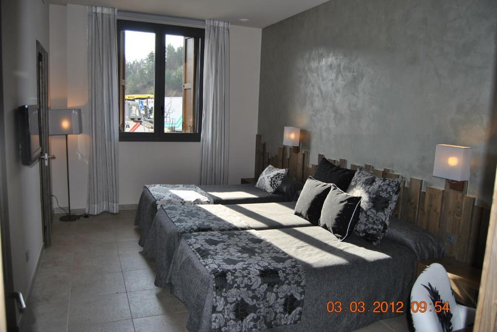 Hotel Santa Barbara Sant Corneli Zimmer foto