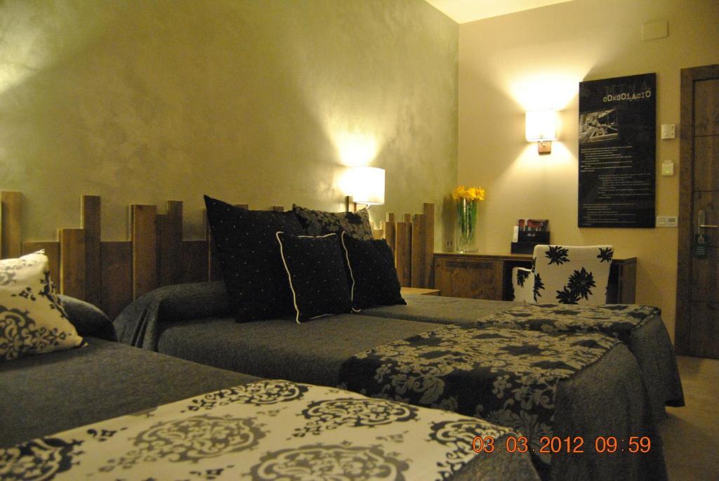 Hotel Santa Barbara Sant Corneli Zimmer foto