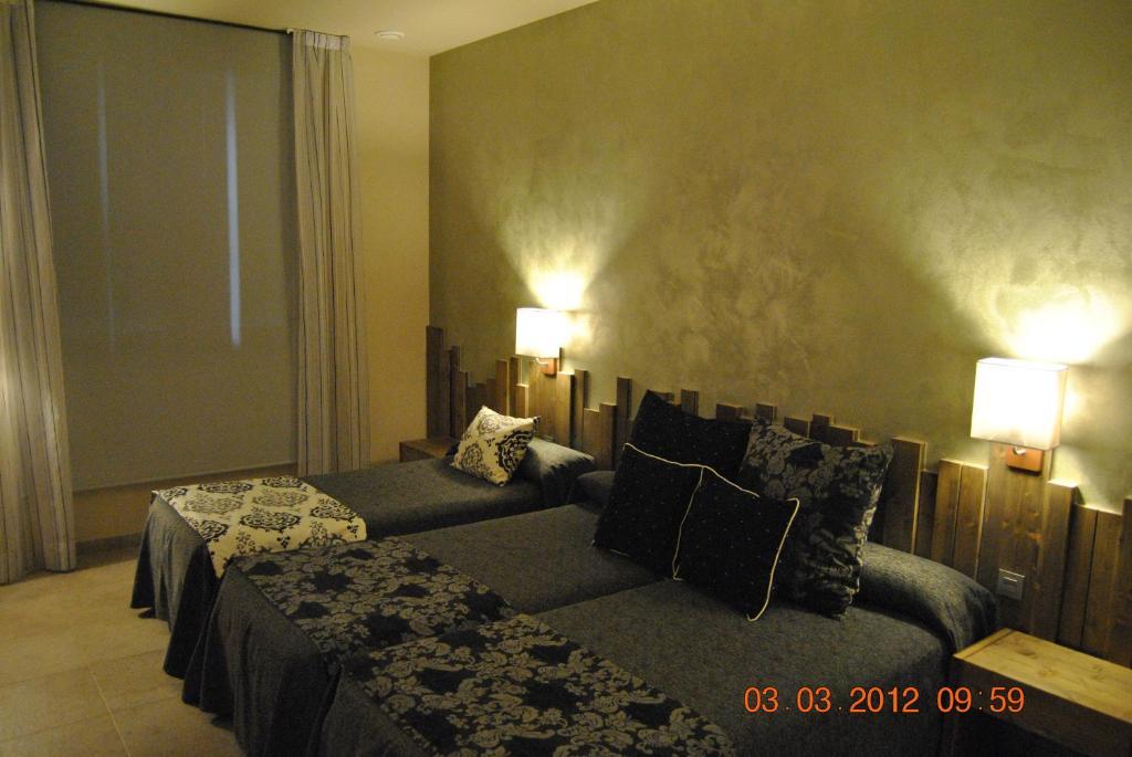 Hotel Santa Barbara Sant Corneli Zimmer foto