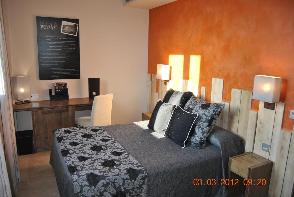 Hotel Santa Barbara Sant Corneli Zimmer foto